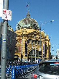VIC - Melbourne - Flinders St Station 2 (30 Jan 2011)